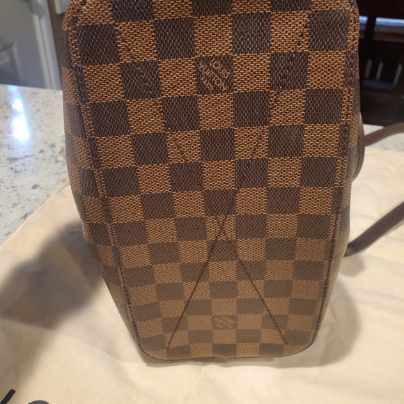LOUIS VUITTON BAG - Picture 3 of 11